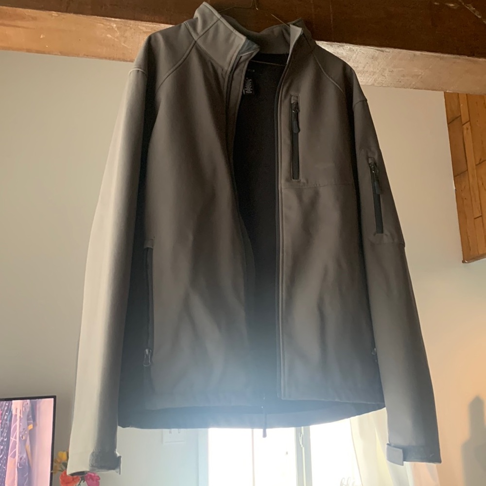 Mens Van Heusen size Medium hard shell jacket grey/black great condition